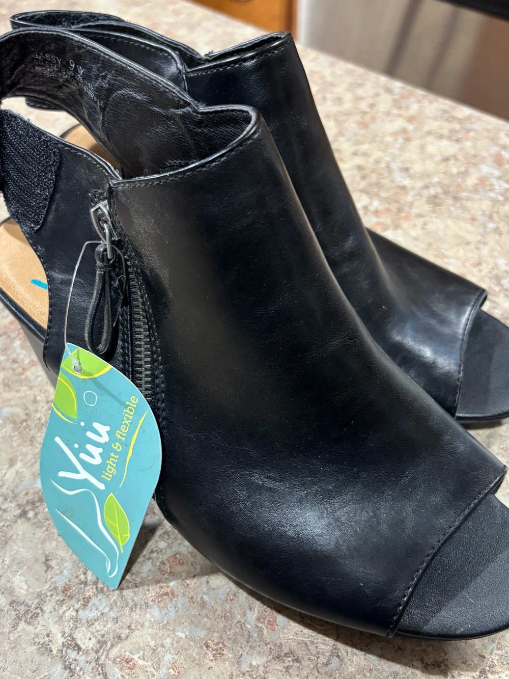 ViVI Black Open-Toe Mule Sandals with Side Zipper